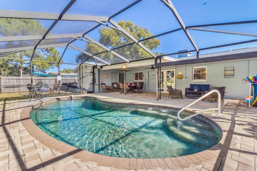 Perfect For Family Gatherings With A Heated Pool! - Clearwater'S Clear Choice エクステリア 写真